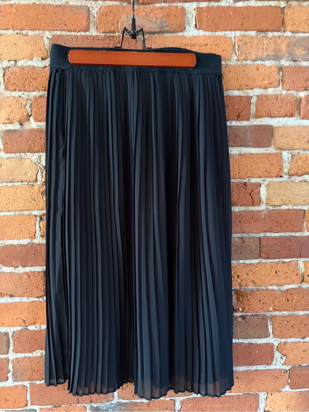 Zenana Outfitters Black Pleated Maxi Skirt